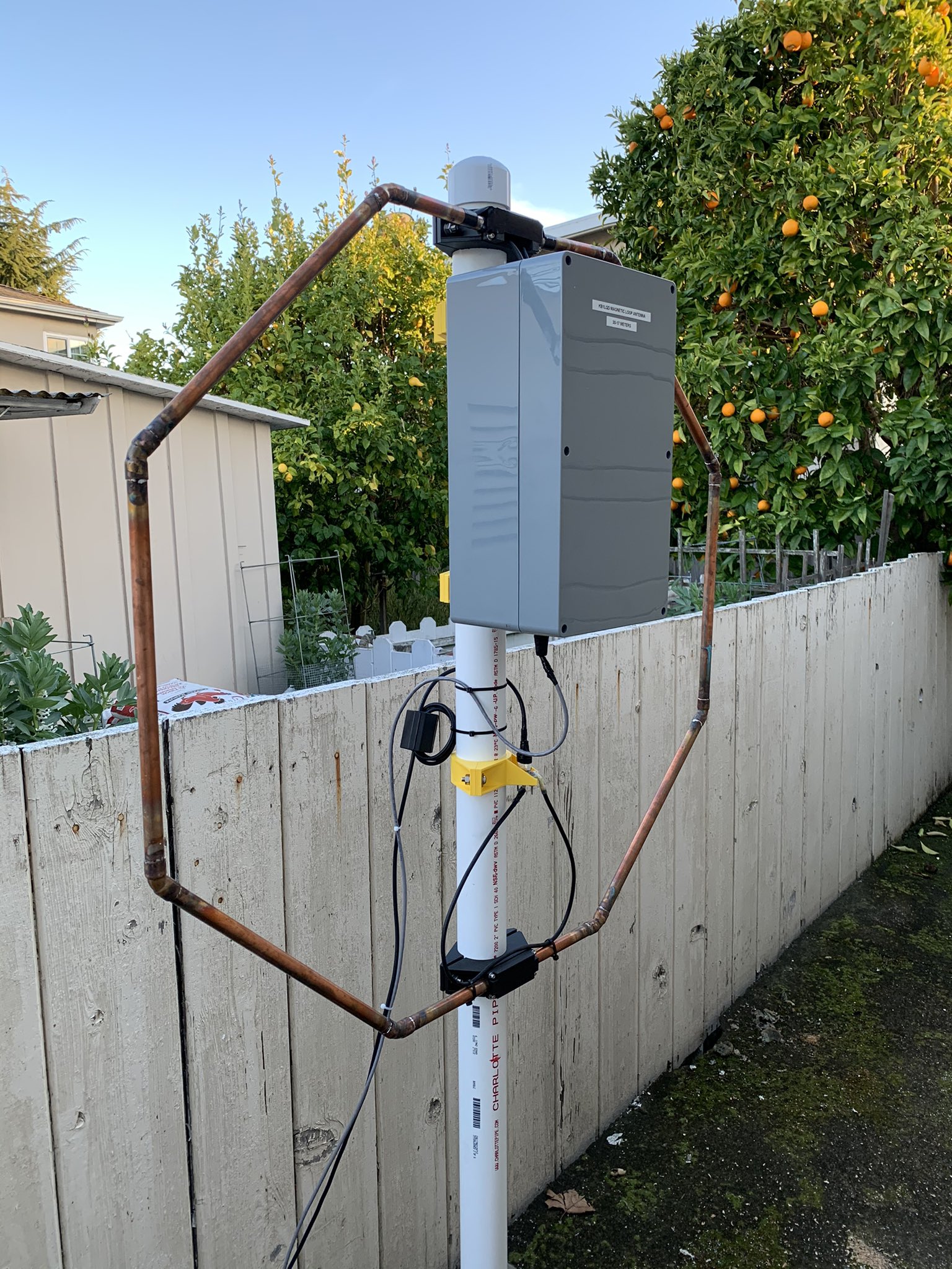 KB1LQD's homebuilt 10 meter through 15 meter ham radio magnetic loop antenna.